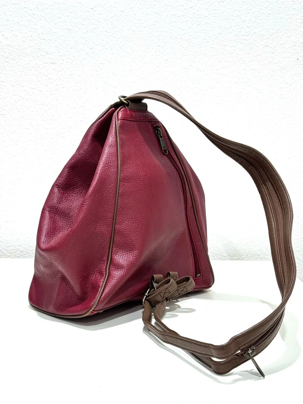 Vintage 90s Y2K Albero red pebbled leather  convertible backpack sling bag